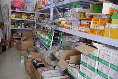电商冲击下五金店加盟费用与灯具零售的生存之道